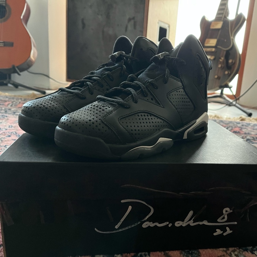 BRAND NEW Black Air Jordan 6 Retro High tops. W. 7.5/ M. 6/ Youth 6Y.